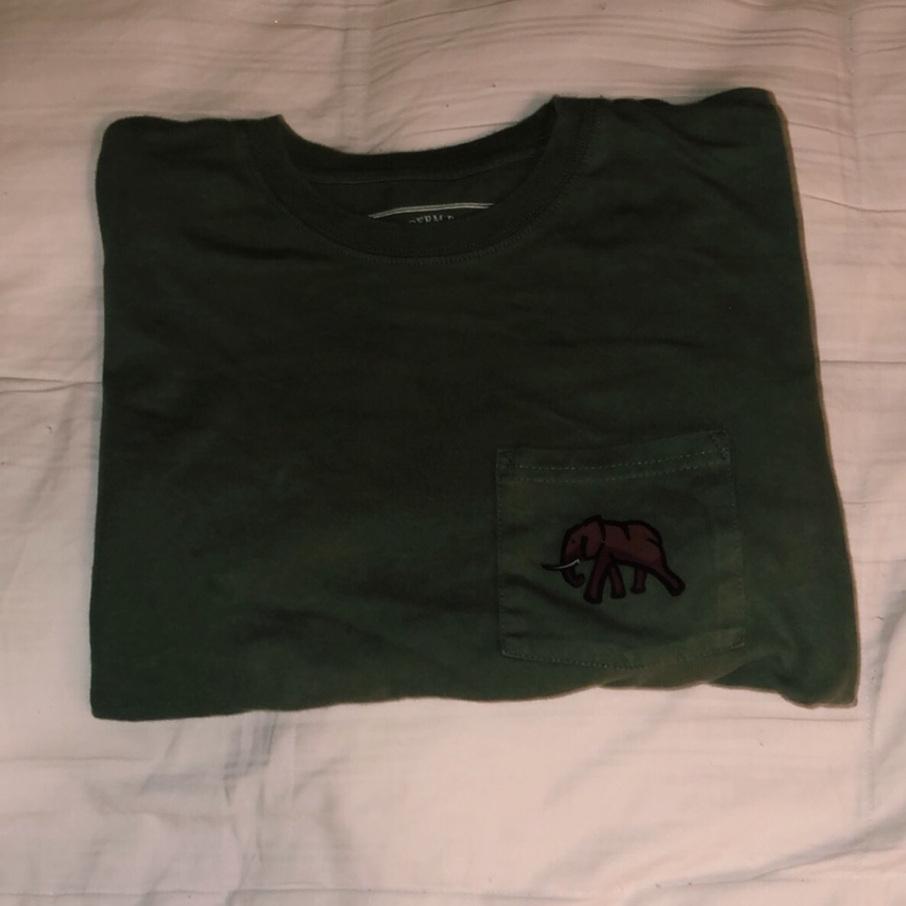 TRADED‼️Green long sleeve tee!